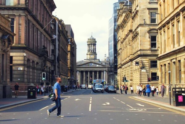 Clarity on City Streets: The Need for Windscreen Repair and Replacement Services in Scottish Urban Centers - Strathclyde Windscreens